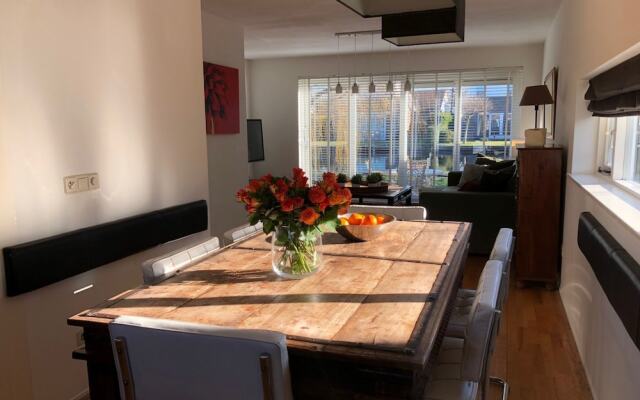 Vink Water View Apartment