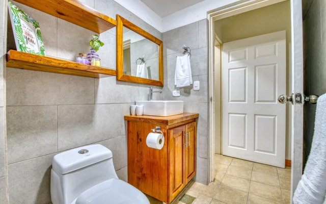 Golden Getaway Apartments