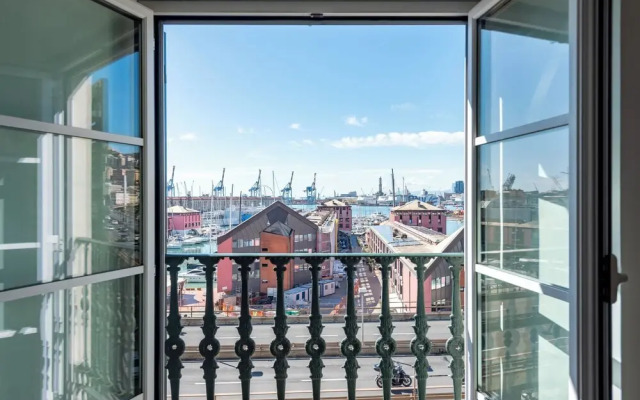 Sea View Apartment Next To Acquarium