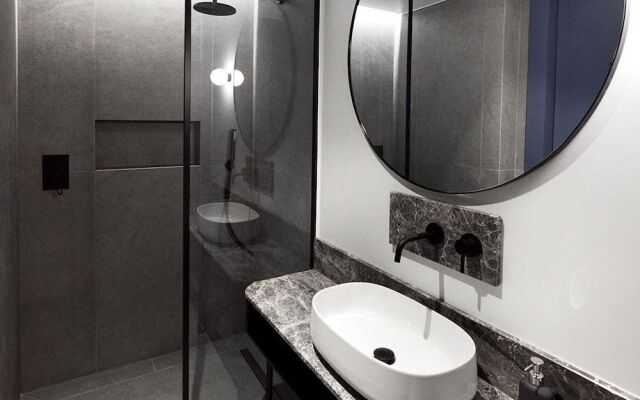Roomore Apartments