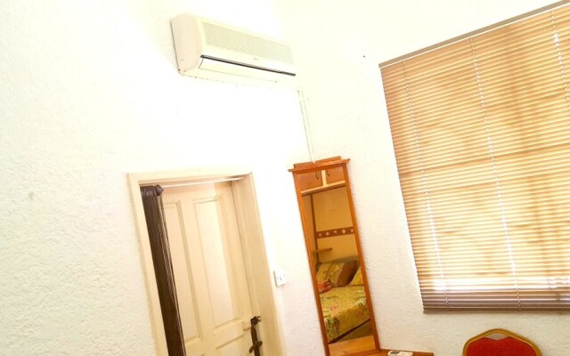 Apartment With 3 Bedrooms in Morcellement Jhuboo, With Enclosed Garden