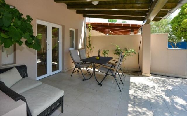 NEW 2022 FAMILY HOUSE Ruzmarin