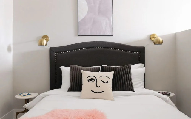 Sonder at 943 Crosby