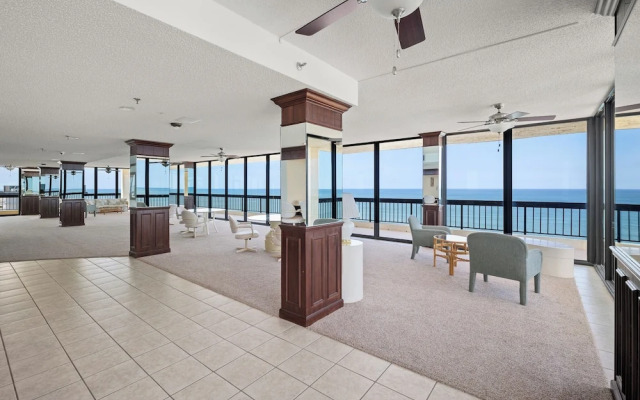 Oceanfront Penthouse #11b