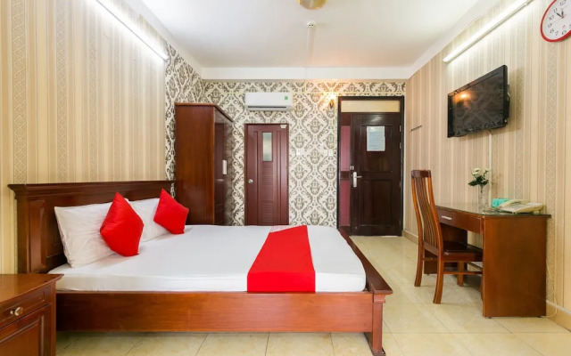 Bao Tran Hotel by OYO Rooms