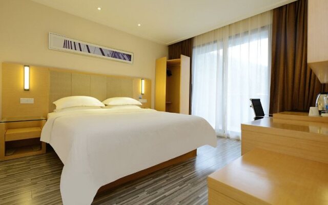 CC Inn (Tongren Railway Station)