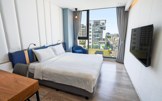 Explore Hotel
