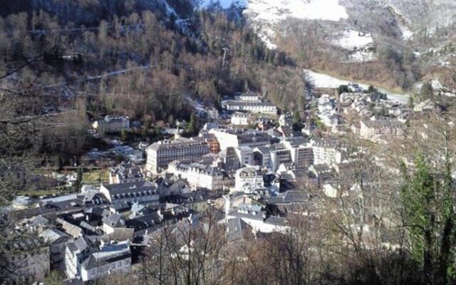 Appartement Cauterets, 2 pièces, 5 personnes - FR-1-234-122
