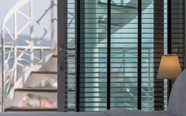 The oh so Sexy Triple Penthouse-rare 3-5br 188m2