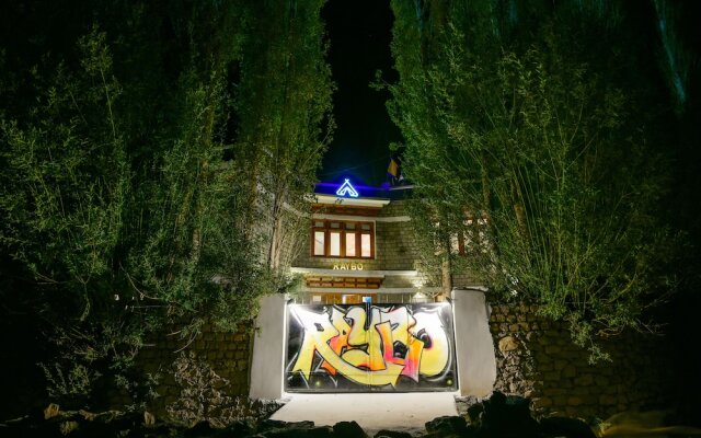 Raybo Hostel & Rooms