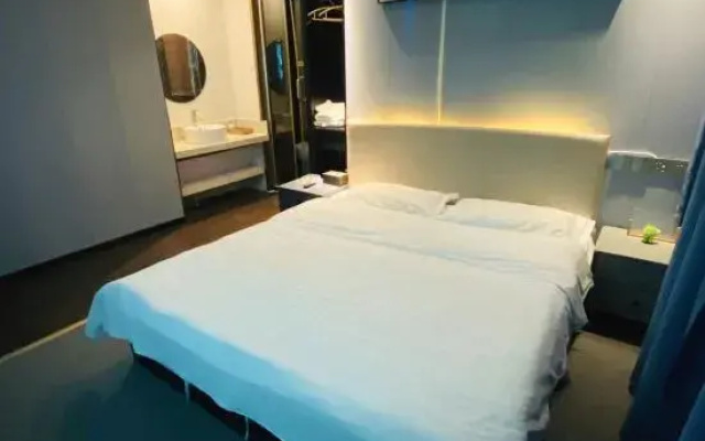 Qixi Qingju Hotel (Provincial Sports Center)