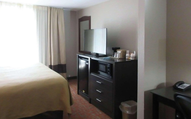 Quality Inn & Suites Fresno Northwest
