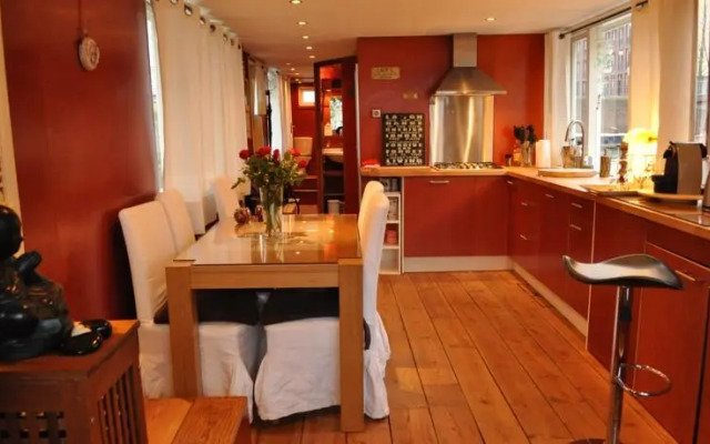 Amsterdam Houseboat Lady Luck