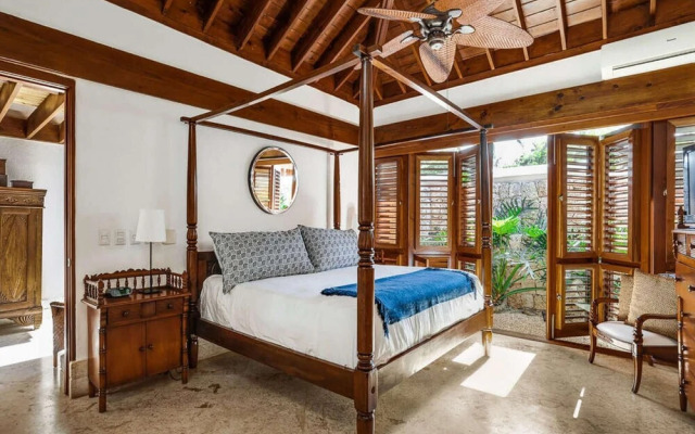 Sunny Vacation Villa 67