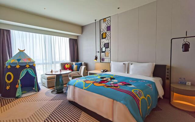 Crowne Plaza Foshan Nanhai-an IHG Hotel-Guangzhou South Railway Station Free Shuttle Bus