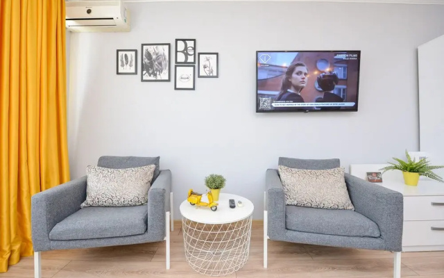 Candy Studio - Cismigiu Gardens - Quiet Room - Open Kitchen -smart Tv