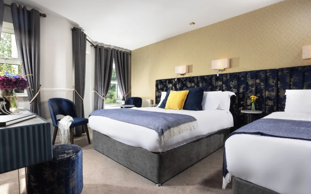 Woodenbridge Hotel & Lodge