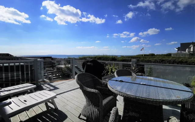 Sea View 3 Bedroom Seaside Property