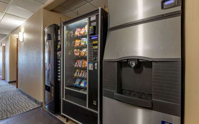 Comfort Inn & Suites Waterloo - Cedar Falls