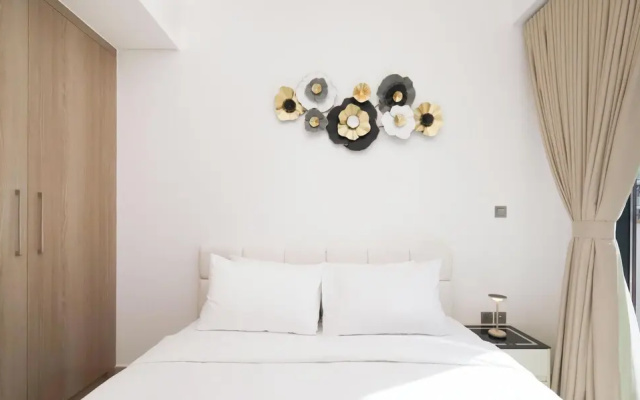 Stylish Riviera Studio Near Downtown