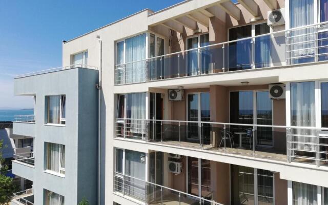 Sineva Del Sol Apartments