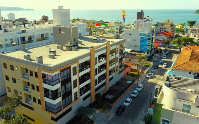 1089 - Praia de Bombinhas novíssimo 02 dormitórios