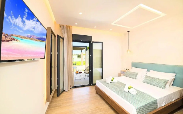Villa Solaris Heated Pool & Hot Tub