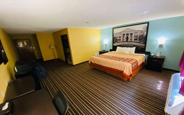 Super 8 by Wyndham Warrenton