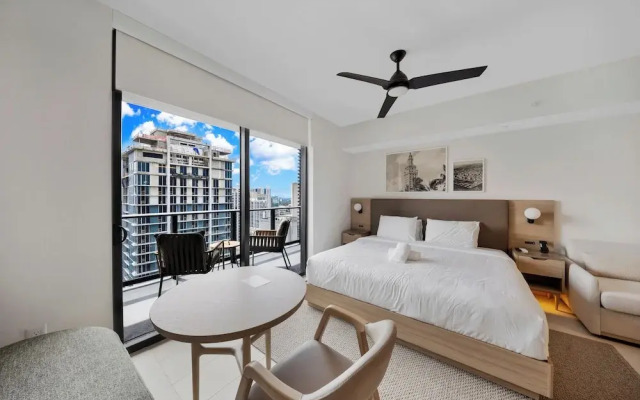 Modern Studio in Downtown Miami
