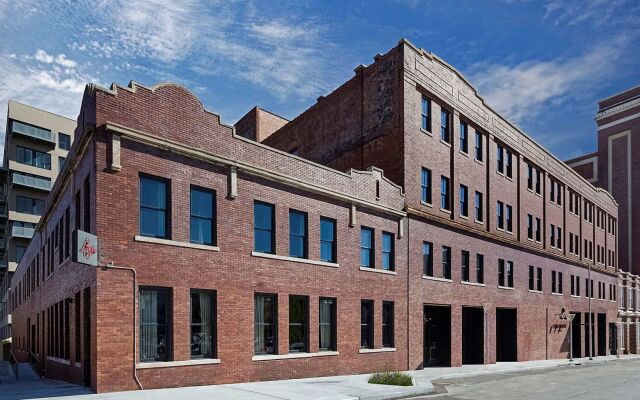 Crossroads Hotel