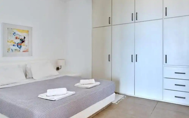 Stunning Villa With Panoramic View