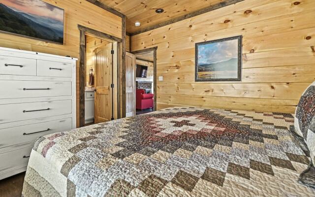 Splashin Around 4 Bedroom Home by Redawning