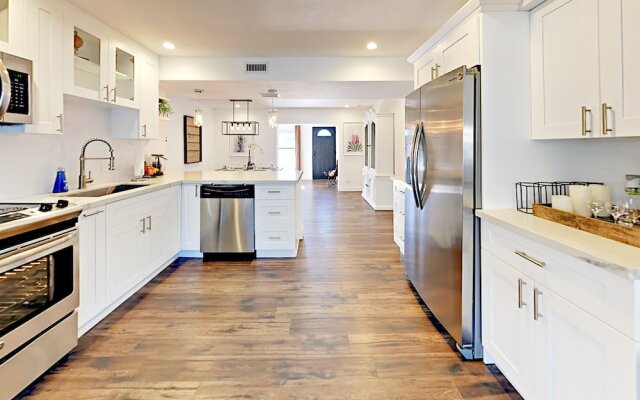 Bohemian Beach House - 3 Br Home