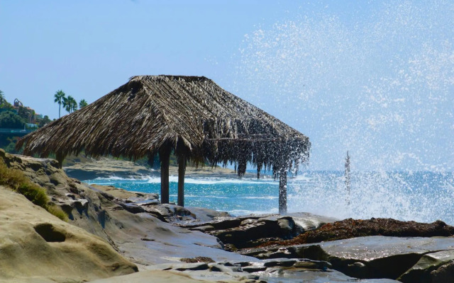 Holiday Inn Express & Suites La Jolla – Windansea Beach by IHG