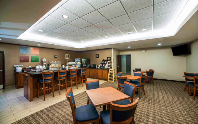 Comfort Inn & Suites Marion I-57