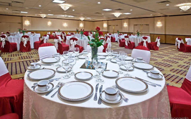 Holiday Inn Chicago O'Hare Area by IHG