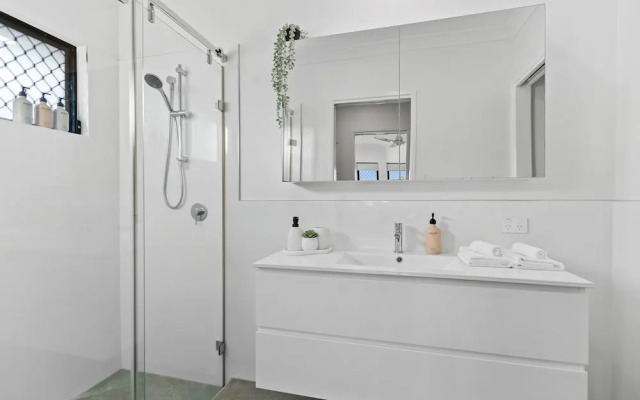 Trinity Oasis Spa BBQ Family Retreat