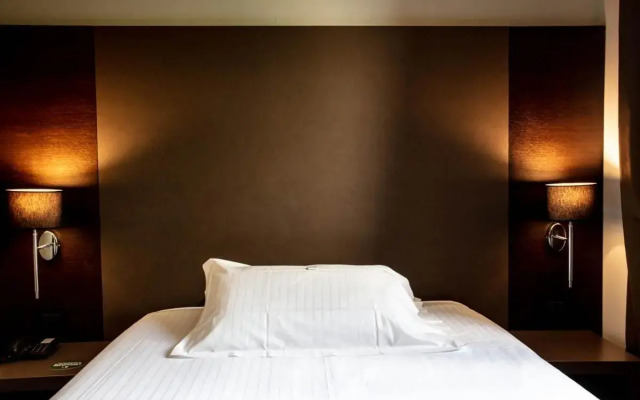 Sweet Hotel