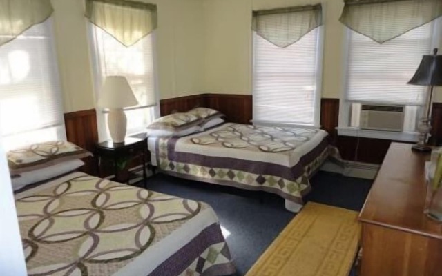 The Sandpiper Beachfront Motel