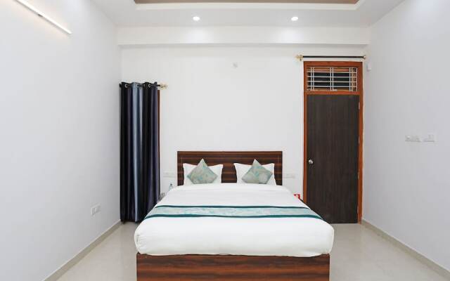 OYO 9967 Hotel Surya
