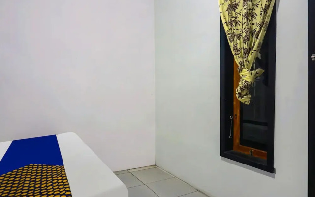SPOT ON 92154 Nusasari Guest House