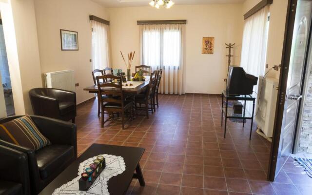 Elia Maisonette Therissos