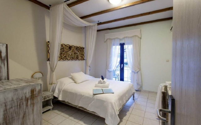 Argo Hotel Studios