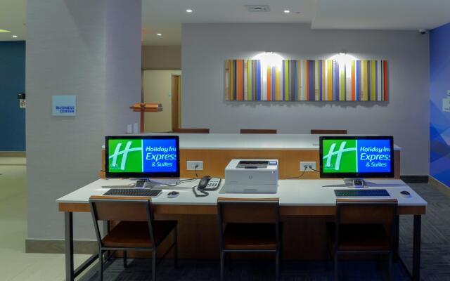 Holiday Inn Express & Suites Miami Airport East by IHG