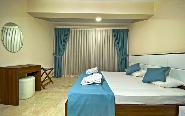 Fethiye Nokta Nif Suit Apart