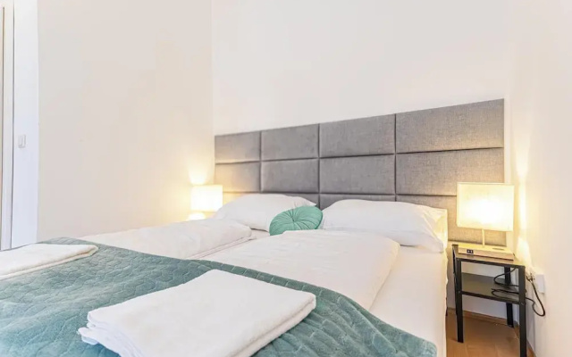Family 2BR Stay Near Stadthalle