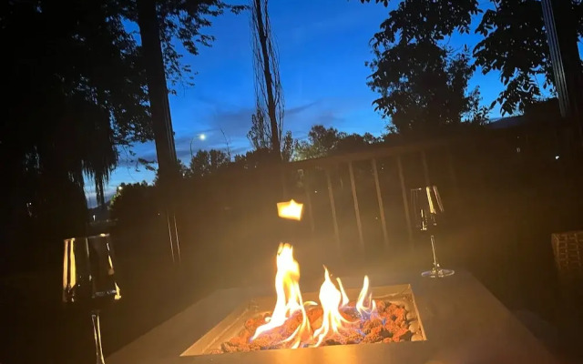 Hikari-Okanagan Sunshine B&B