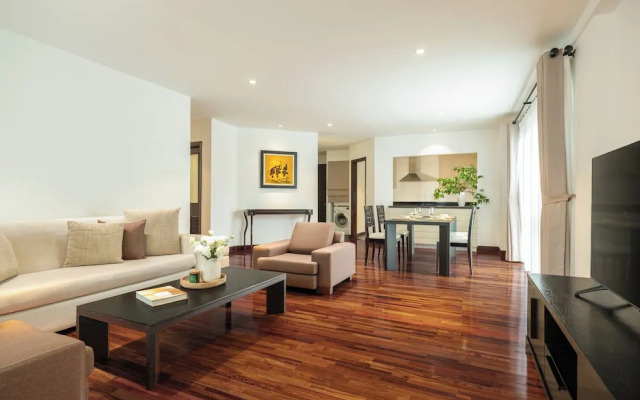 Elegant Suites Central
