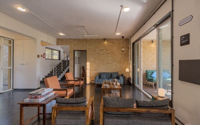 CosmicStays Afita Mohari-Solar Powered Lakehouse