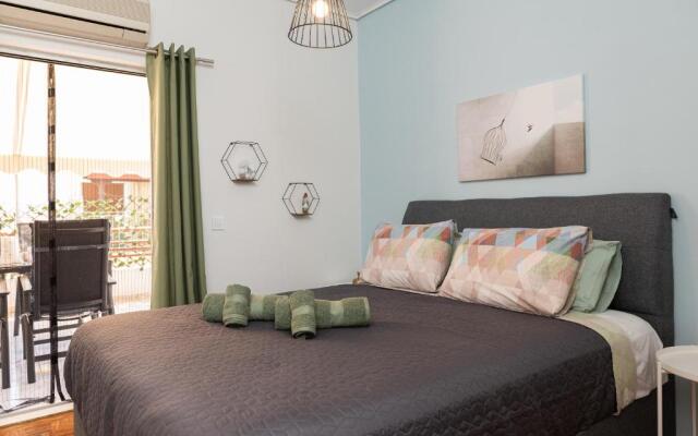Loutraki apartment Greek open house